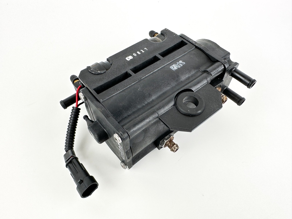 2009 Evinrude 90 HP 2 Stroke Outboard Vapor Separator Tank VST 5007661 OEM