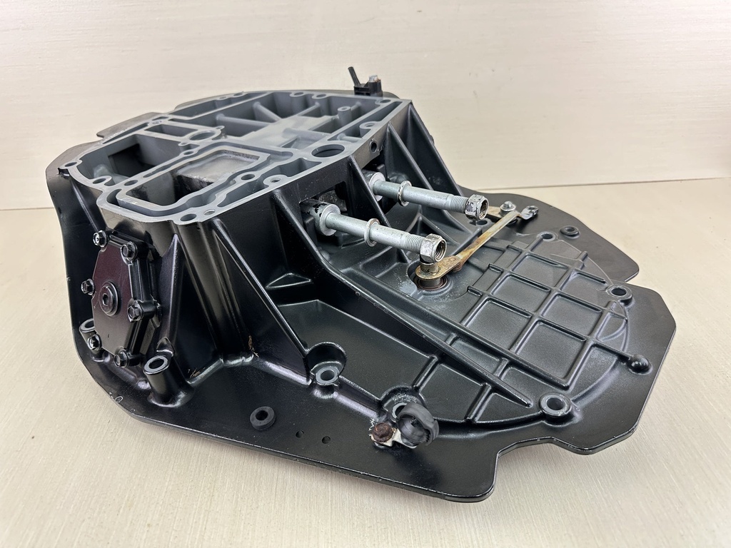 2006 Suzuki 150HP 4 Stroke Outboard Engine Holder Assembly 51111-96J00-0EP