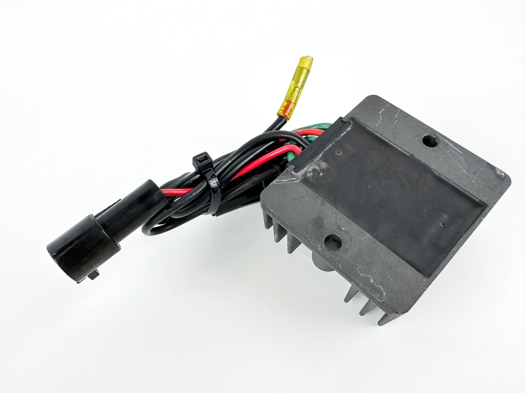 2005 Yamaha 150 HP 2 Stroke Outboard Rectifier & Regulator 6R3-81960-10-00 OEM