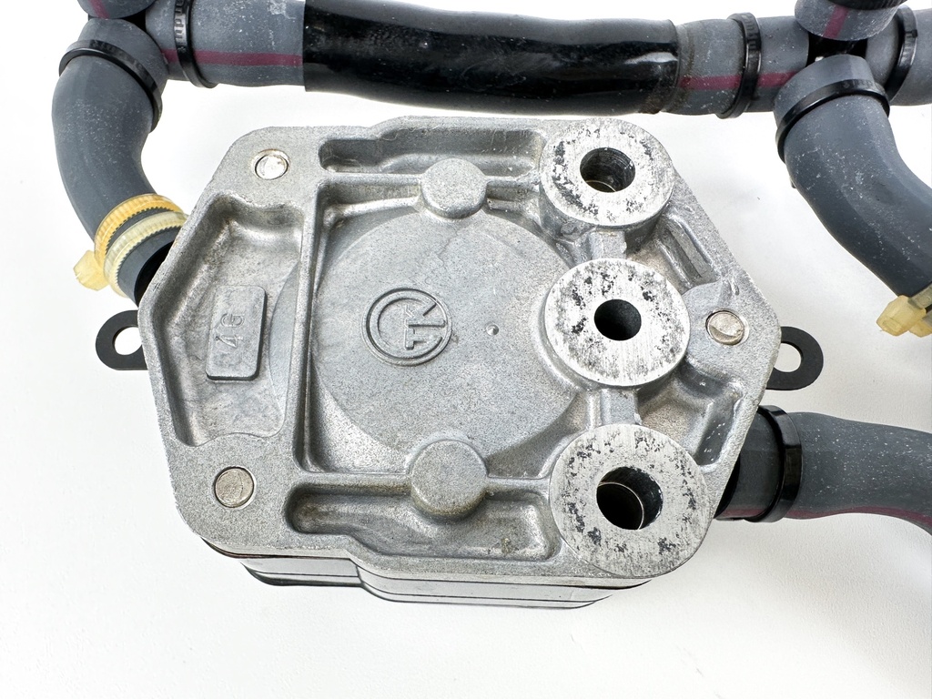 2005 Yamaha 150 HP 2 Stroke Outboard Fuel Pump 6E5-24410-03-00 OEM