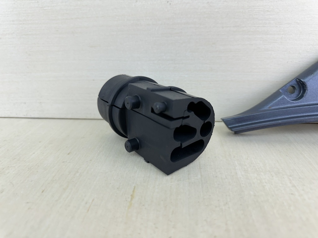 2003 Yamaha 80HP 4 Stroke Outboard Cable Cover Plate Assembly 67F-42738-00-8D