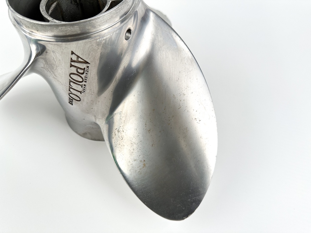Michigan Wheel Apollo 3 Blade Stainless Steel Prop Propeller 15 1/2" X 17P RH