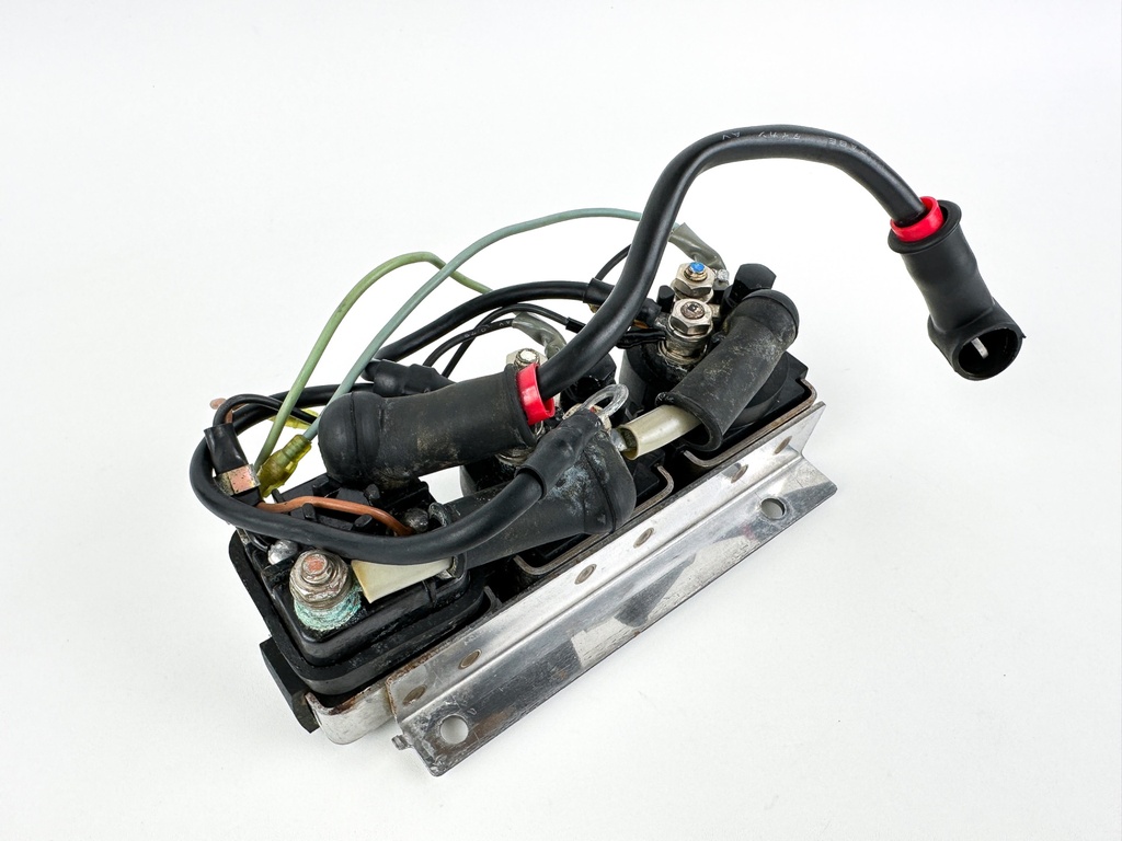 2004 Yamaha 150 HP 2 Stroke Outboard Trim Tilt Relay 6E5-81950-00-00 OEM