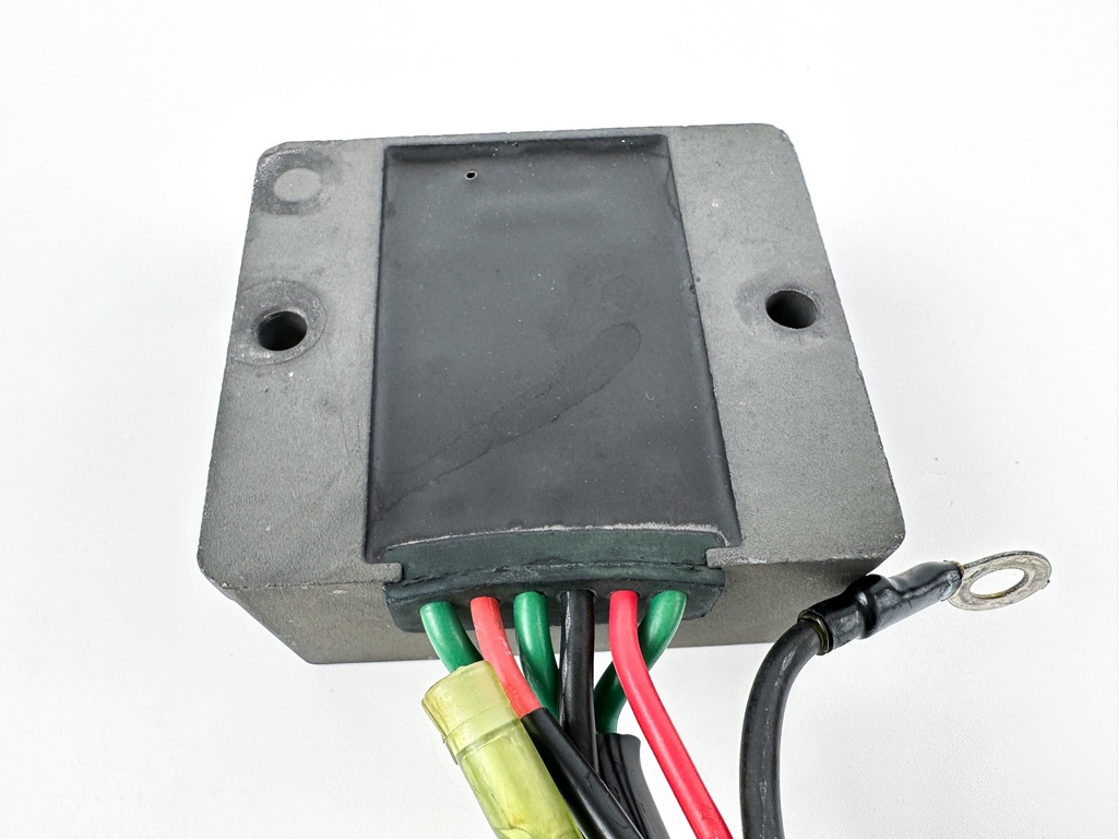 2004 Yamaha 150 HP 2 Stroke Outboard Rectifier & Regulator 6R3-81960-10-00 OEM