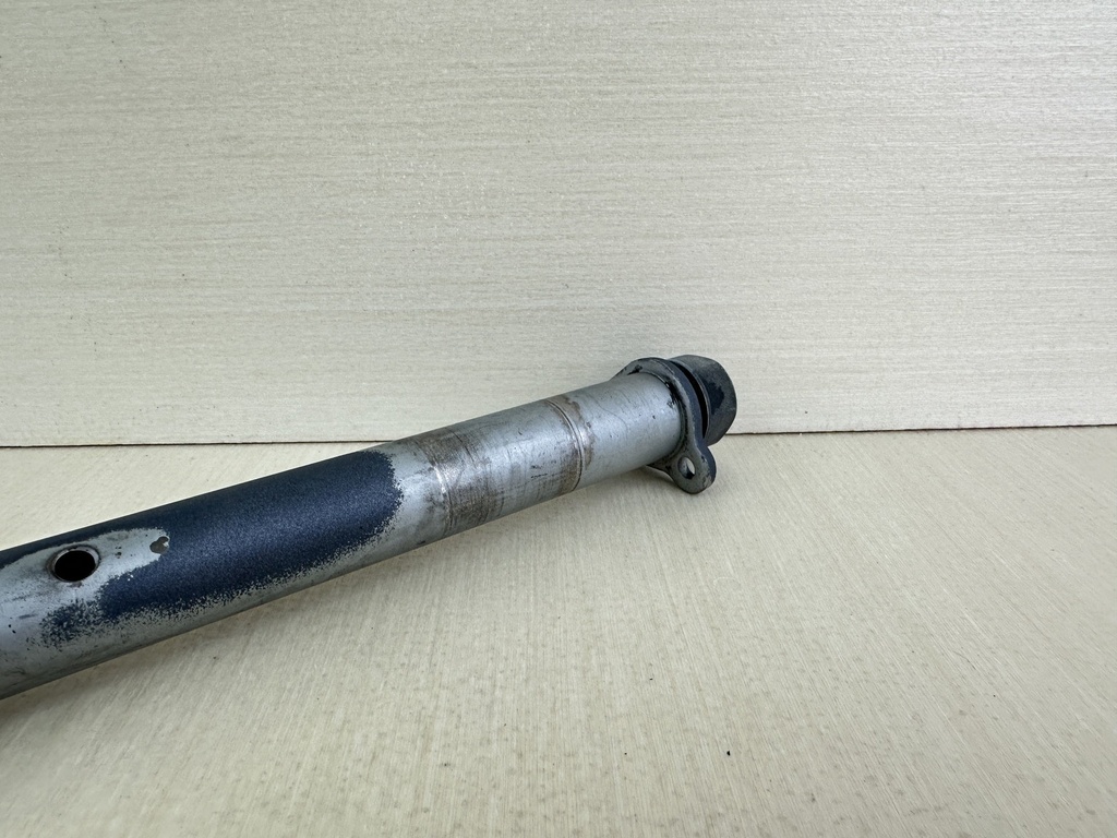 2003 Yamaha 80HP 4 Stroke Outboard Clamp Bracket Bolt Tilt Tube 64E-43131-01-00