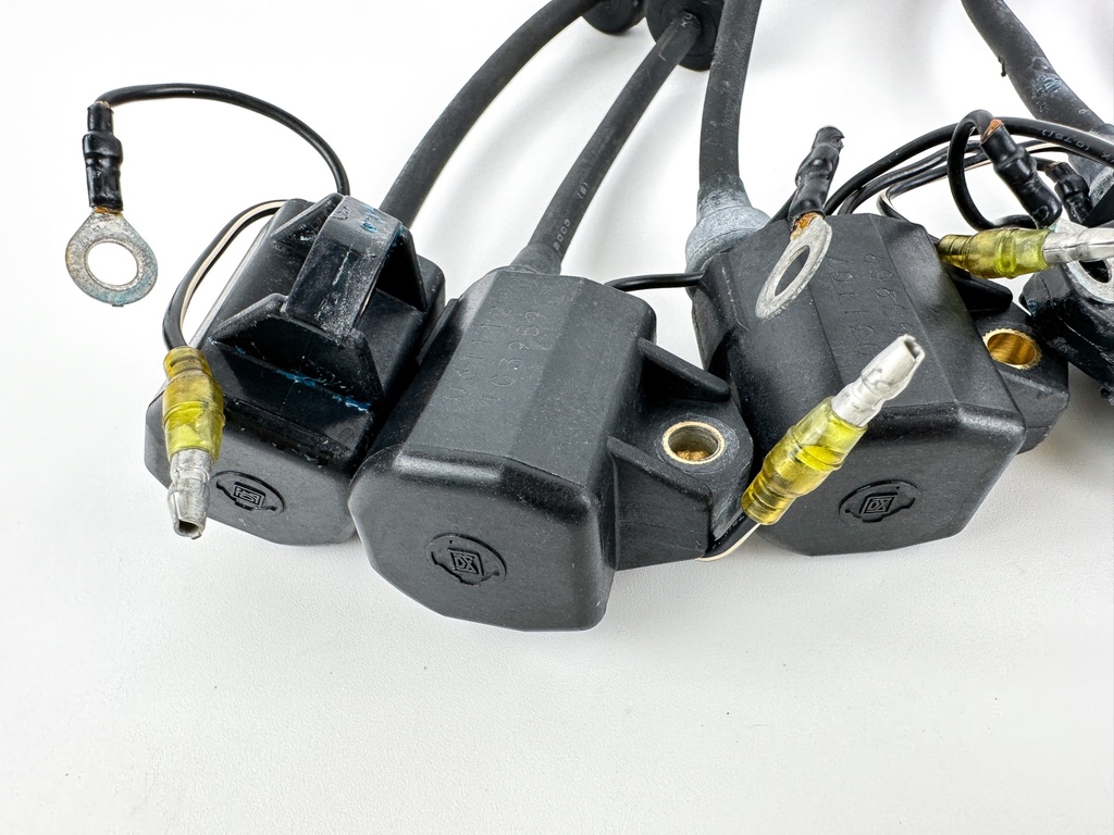 2004 Yamaha 150 HP 2 Stroke Outboard Ignition Coil Set 6E3-82370-21-00 Tested