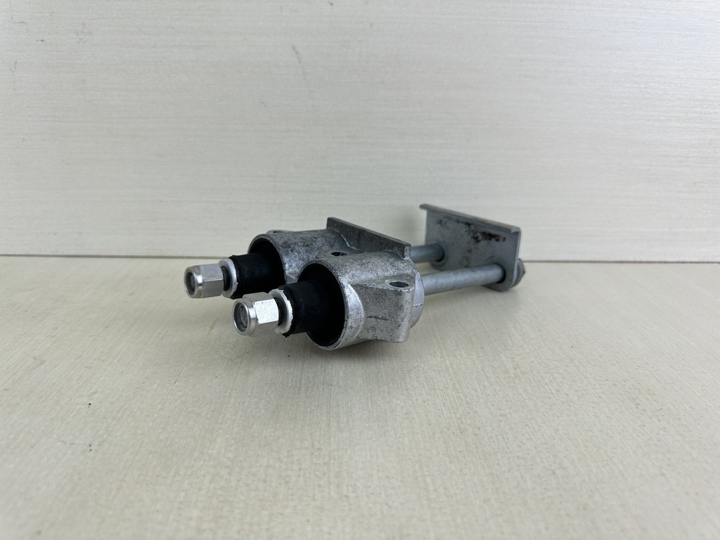 2003 Yamaha 80HP 4 Stroke Outboard Upper Motor Mount Damper 67F-44514-01-00