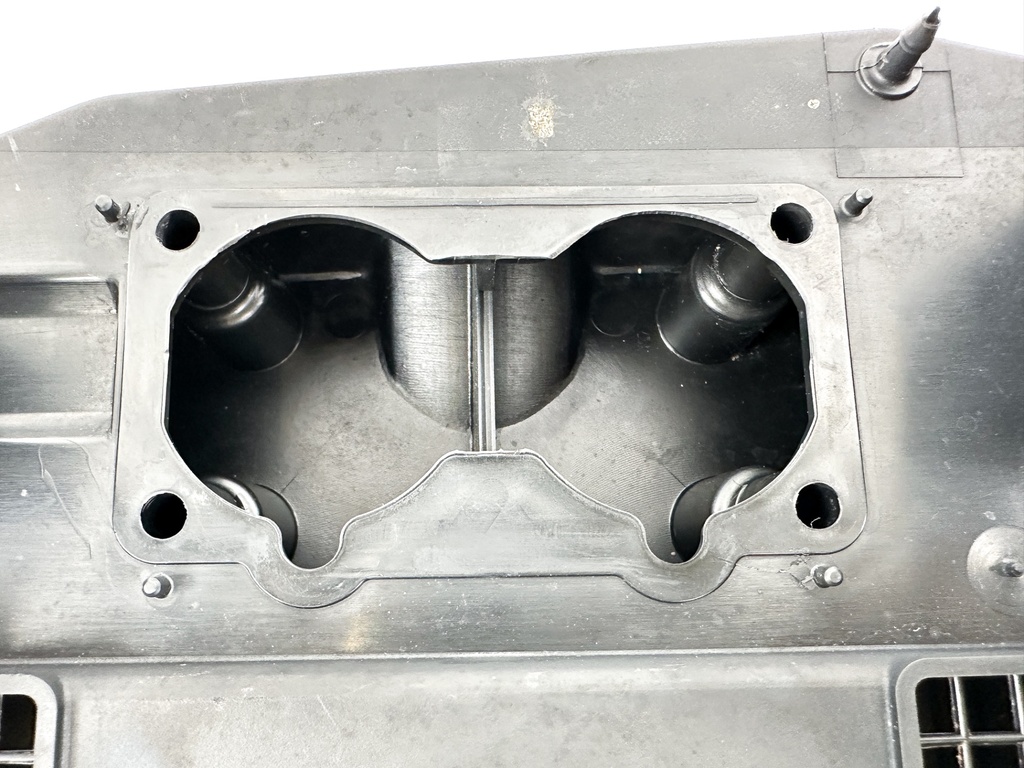 2004 Yamaha 150 HP 2 Stroke Outboard Intake Air Silencer Assembly 64D-14440-00-00 OEM