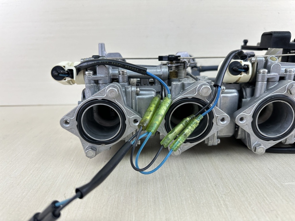 2003 Yamaha 80HP 4 Stroke Outboard Carburetor Set 1 2 3 4 Top Middle Bottom 