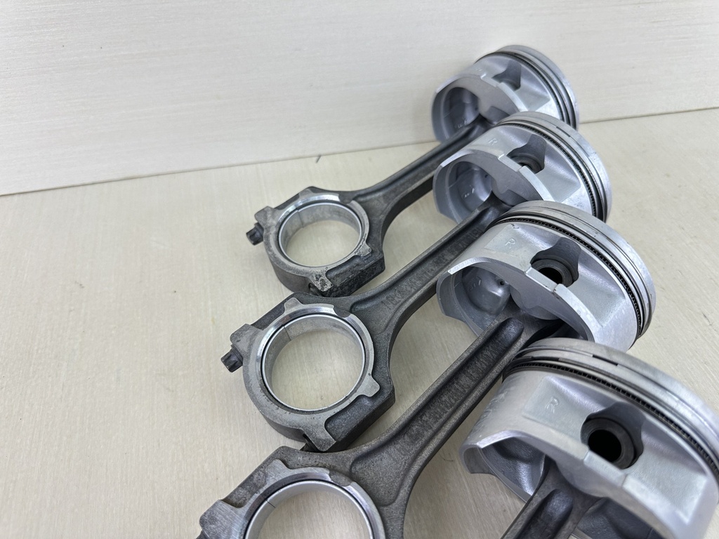 2003 Yamaha 80HP 4 Stroke Outboard Piston & Connecting Rod Set 6D8-W1164-00-00