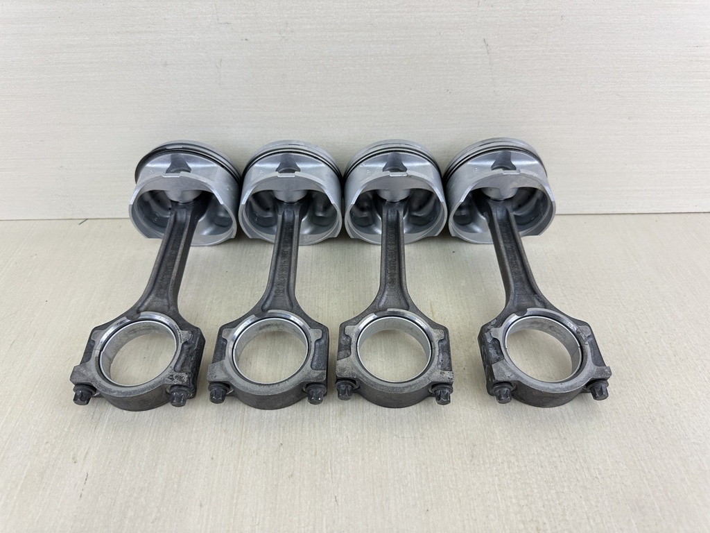 2003 Yamaha 80HP 4 Stroke Outboard Piston & Connecting Rod Set 6D8-W1164-00-00