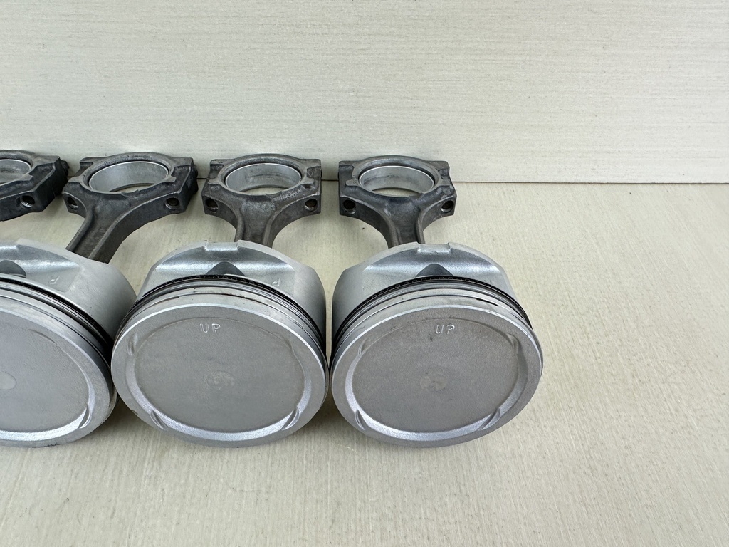 2003 Yamaha 80HP 4 Stroke Outboard Piston & Connecting Rod Set 6D8-W1164-00-00