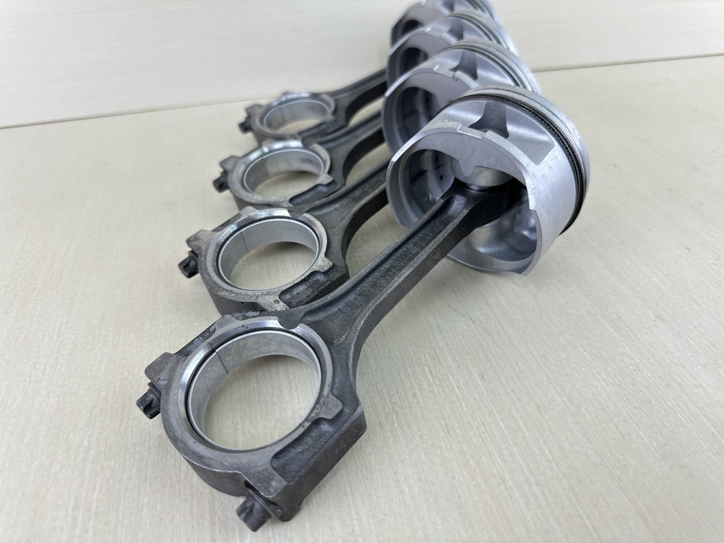 2003 Yamaha 80HP 4 Stroke Outboard Piston & Connecting Rod Set 6D8-W1164-00-00