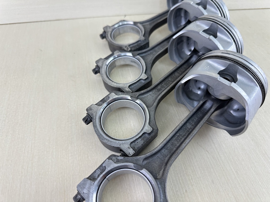 2003 Yamaha 80HP 4 Stroke Outboard Piston & Connecting Rod Set 6D8-W1164-00-00