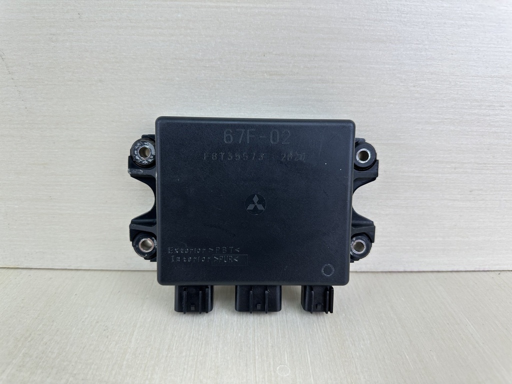 2003 Yamaha 80HP 4 Stroke Outboard ECU CDI Unit Assembly 67F-85540-03-00