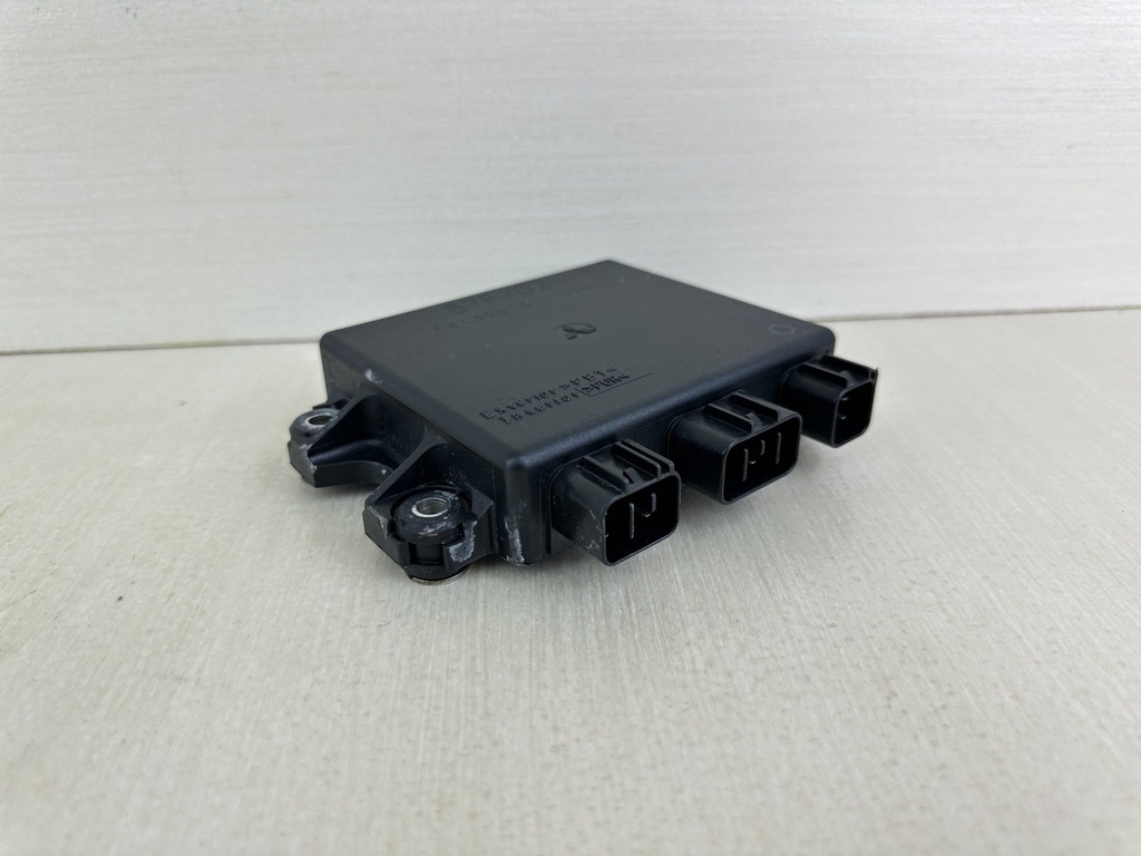 2003 Yamaha 80HP 4 Stroke Outboard ECU CDI Unit Assembly 67F-85540-03-00