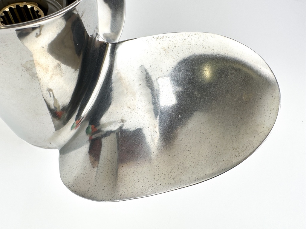 Yamaha Talon SS Outboard Propeller Prop 13 1/8 x 18P Standard RH New