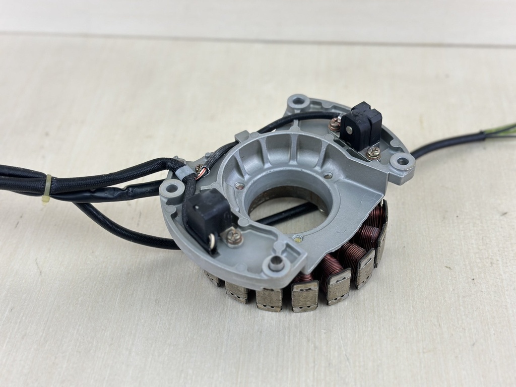 2003 Yamaha 80HP 4 Stroke Outboard Pulser Base Stator Assembly 67F-85560-01-00