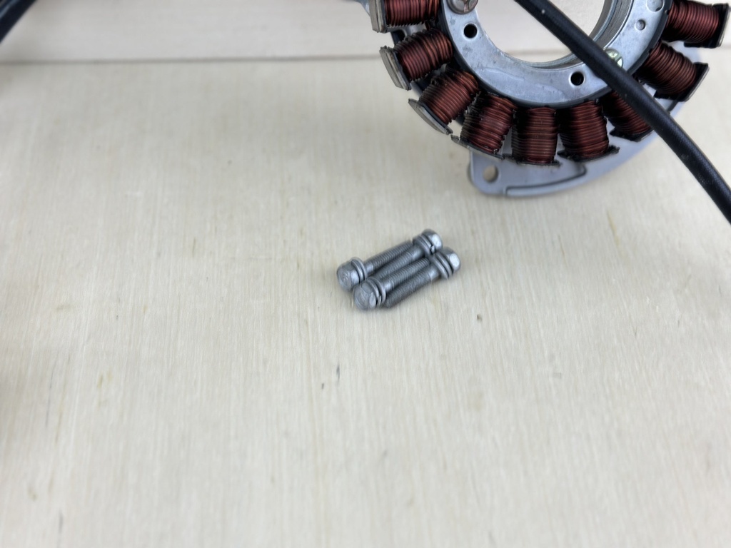 2003 Yamaha 80HP 4 Stroke Outboard Pulser Base Stator Assembly 67F-85560-01-00