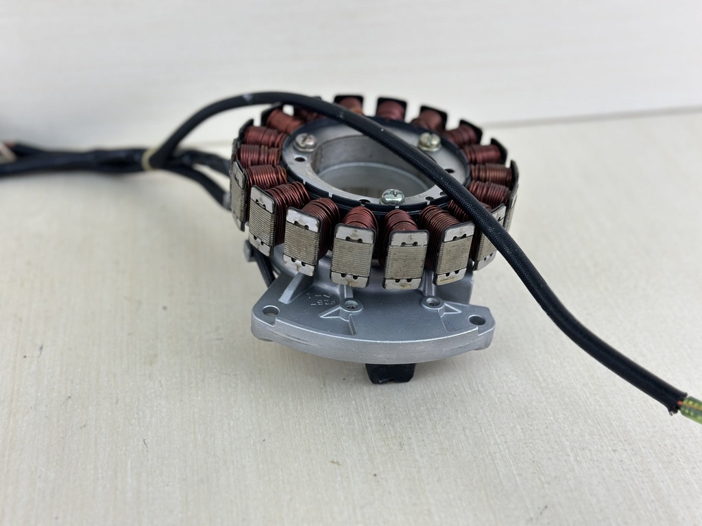 2003 Yamaha 80HP 4 Stroke Outboard Pulser Base Stator Assembly 67F-85560-01-00