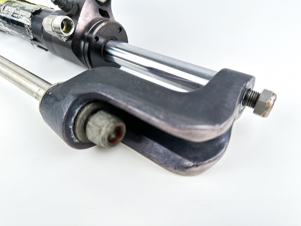 SeaStar Front Mount Outboard Hydraulic Steering Cylinder Assembly Ram HC5345