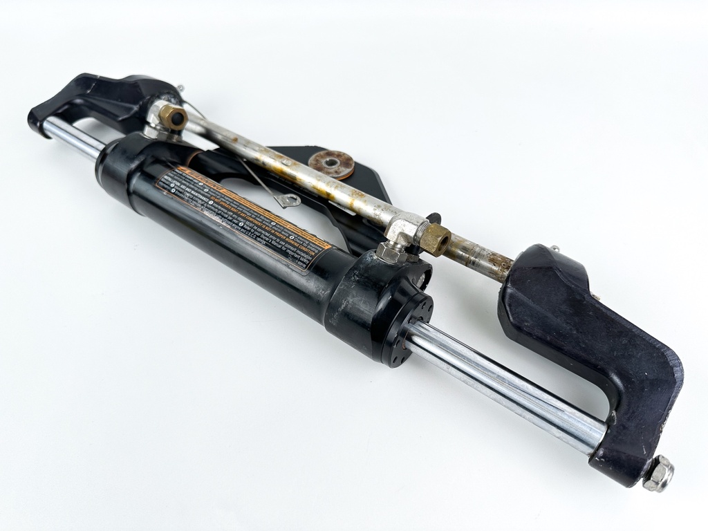 Seastar HC5345-3 Front Mount Pivoting Outboard Hydraulic Steering Cylinder