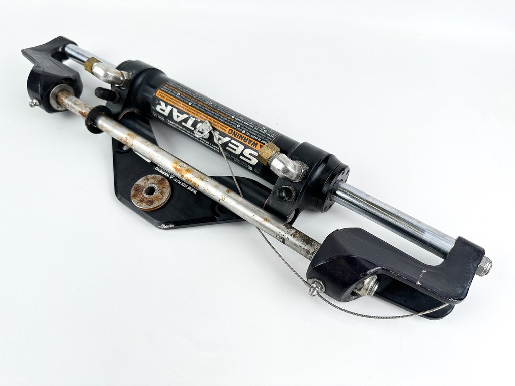Seastar HC5345-3 Front Mount Pivoting Outboard Hydraulic Steering Cylinder
