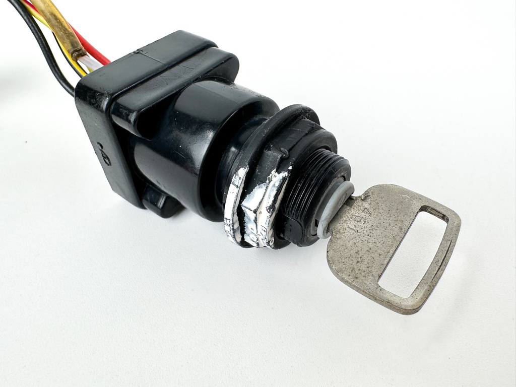 Mercury Marine Outboard Ignition Key Switch Assembly W/ Key 87-892336A01