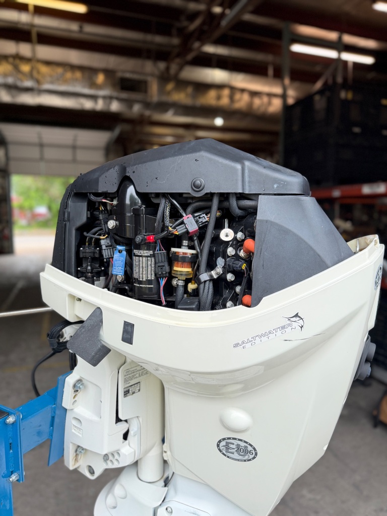 2007 Evinrude Etec 115HP 2 Stroke Outboard Engine W/ 25” Shaft - 242 Hours
