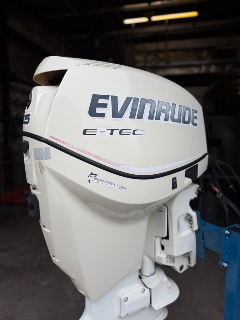 2007 Evinrude Etec 115HP 2 Stroke Outboard Engine W/ 25” Shaft - 242 Hours