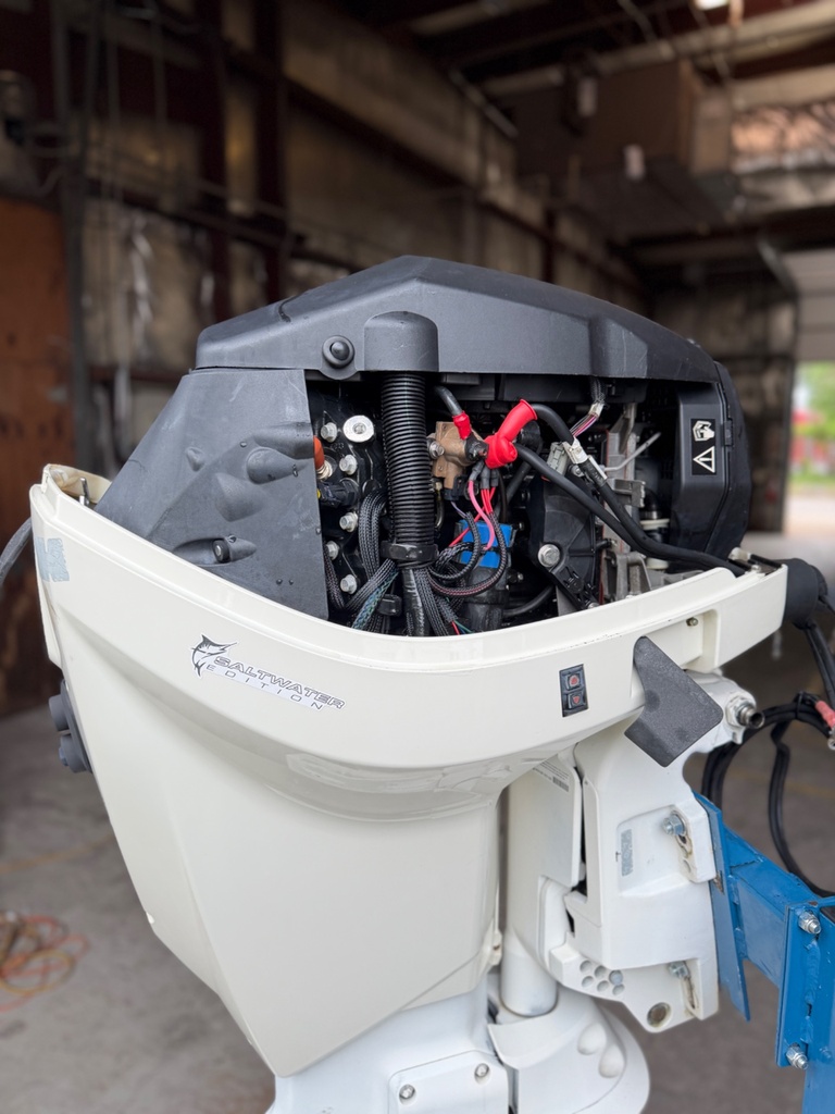 2007 Evinrude Etec 115HP 2 Stroke Outboard Engine W/ 25” Shaft - 242 Hours