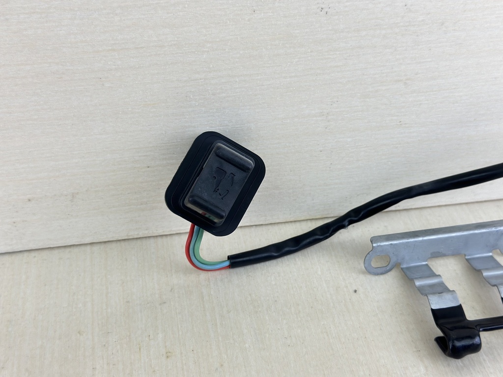 2006 Yamaha 150HP 4 Stroke Outboard Trim Tilt Switch Assembly 69J-82563-01-00