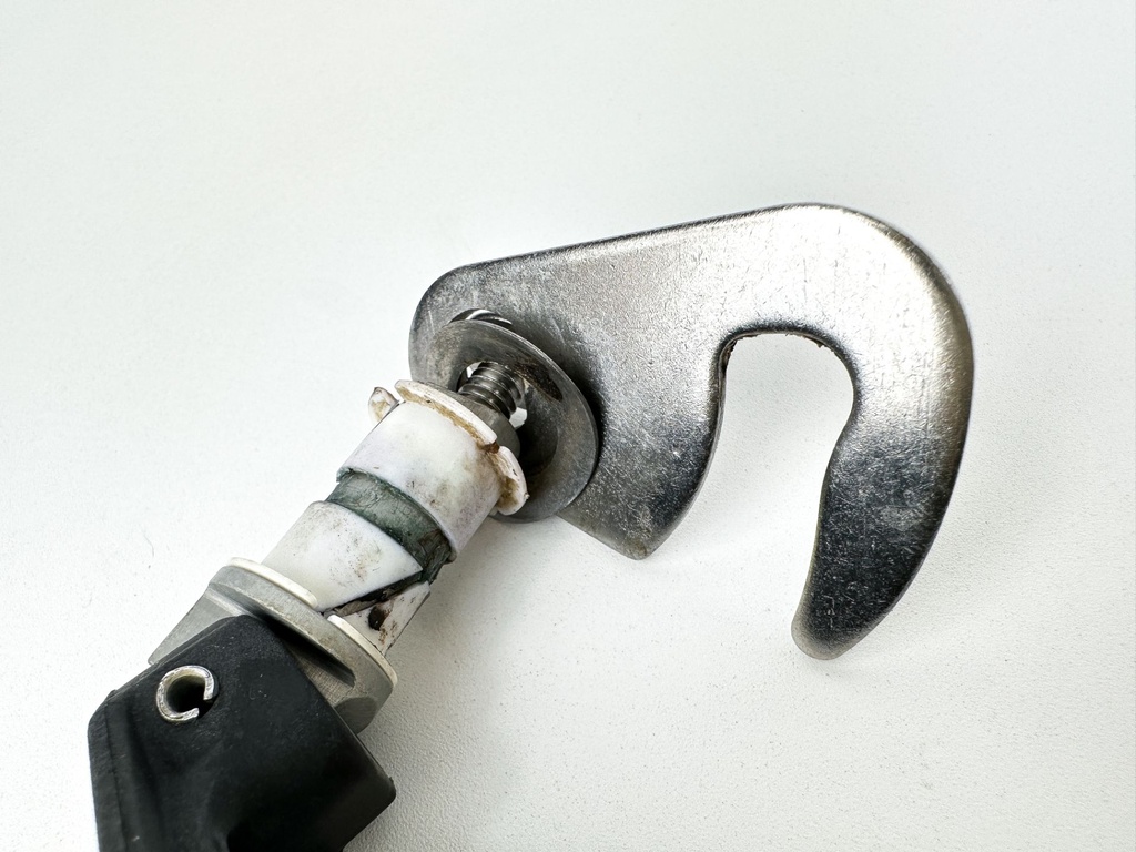 2014 Evinrude 200 HP 2 Stroke Outboard Front Latch Handle 5005709 OEM