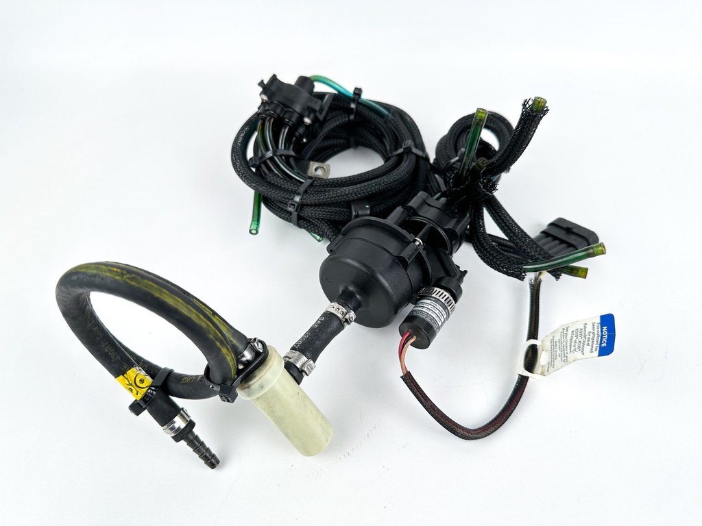 2014 Evinrude 200 HP 2 Stroke Outboard Oil Pump 5007849 OEM
