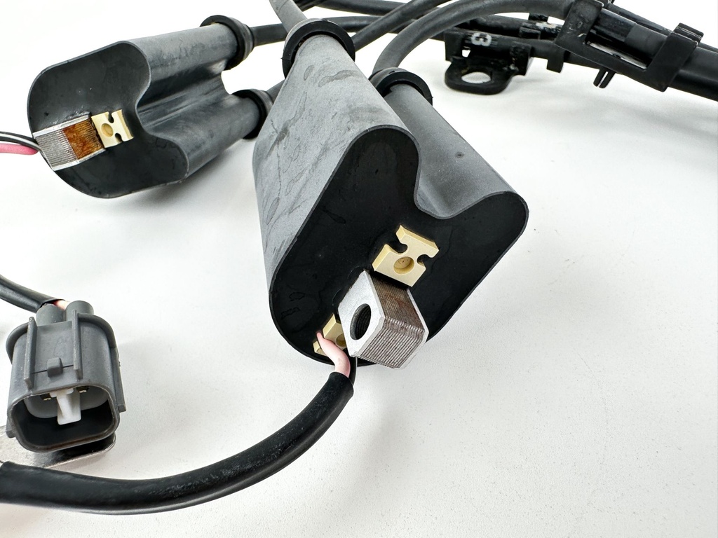 2005 Yamaha 115 HP 4 Stroke Outboard Ignition Coil Set 68V-82310-00-00 OEM