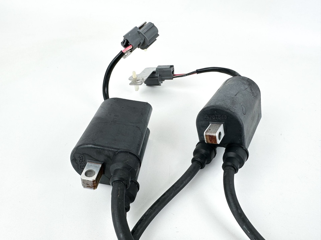 2005 Yamaha 115 HP 4 Stroke Outboard Ignition Coil Set 68V-82310-00-00 OEM