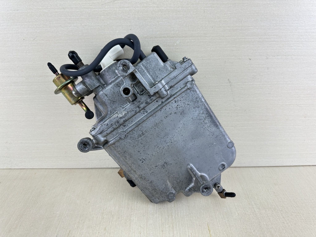 2006 Yamaha 150HP 4 Stroke Outboard VST Float Chamber Assembly 63P-14180-00-00