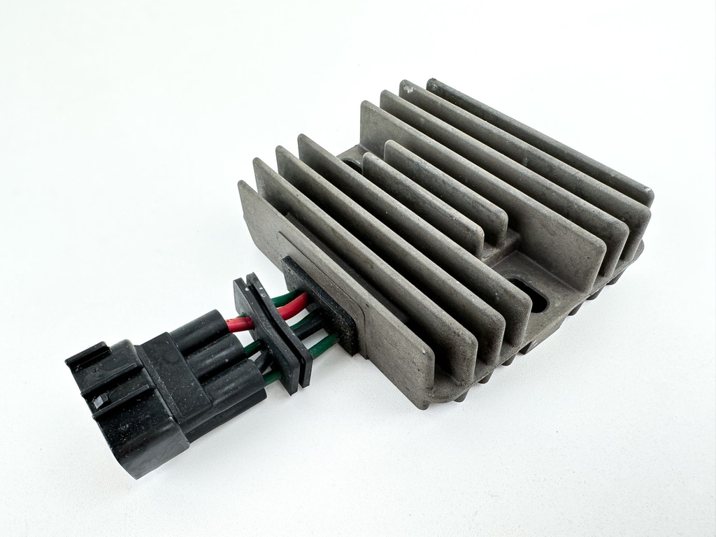 2005 Yamaha 115 HP 4 Stroke Outboard Rectifier & Regulator 68V-81960-00-00 OEM