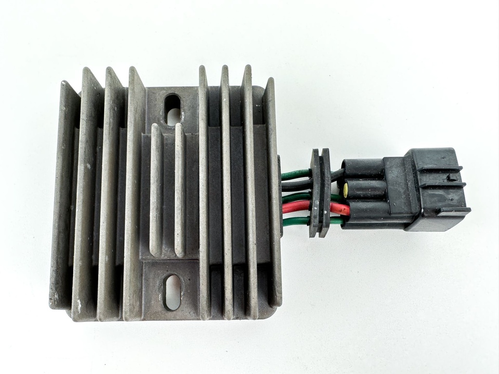 2005 Yamaha 115 HP 4 Stroke Outboard Rectifier & Regulator 68V-81960-00-00 OEM