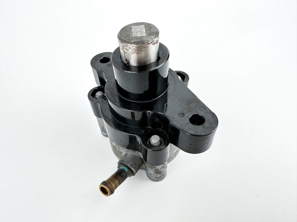 2005 Yamaha 115 HP 4 Stroke Outboard Fuel Pump 68V-24410-00-00 OEM