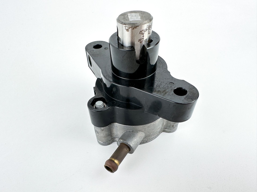 2005 Yamaha 115 HP 4 Stroke Outboard Fuel Pump 68V-24410-00-00 OEM