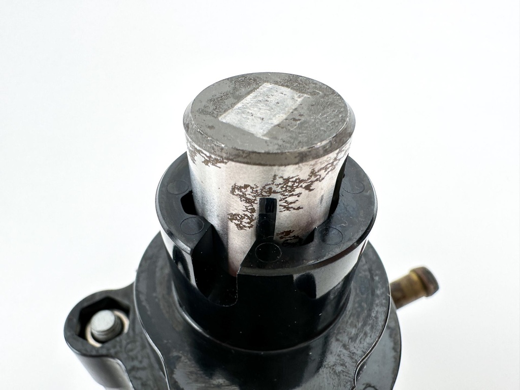 2005 Yamaha 115 HP 4 Stroke Outboard Fuel Pump 68V-24410-00-00 OEM