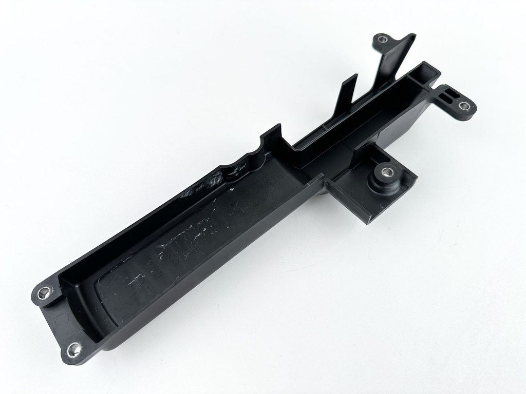 2005 Yamaha 115 HP 4 Stroke Outboard Ignition Coil Cover 67F-11192-01-00 OEM