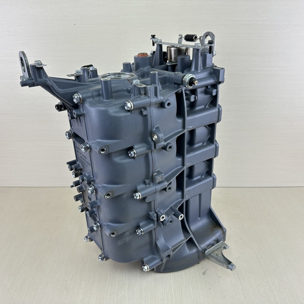 2003 Yamaha 80HP 4 Stroke Outboard Crankcase Assembly 67F-15100-04-00 - Parts / Repair