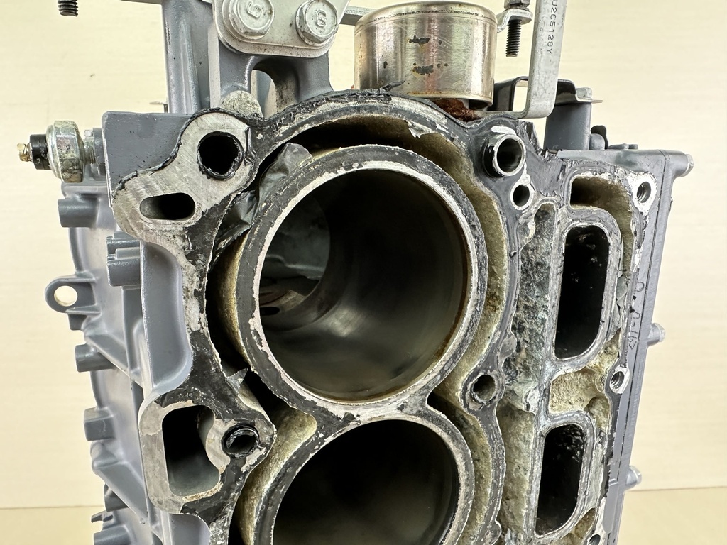 2003 Yamaha 80HP 4 Stroke Outboard Crankcase Assembly 67F-15100-04-00 - Parts / Repair