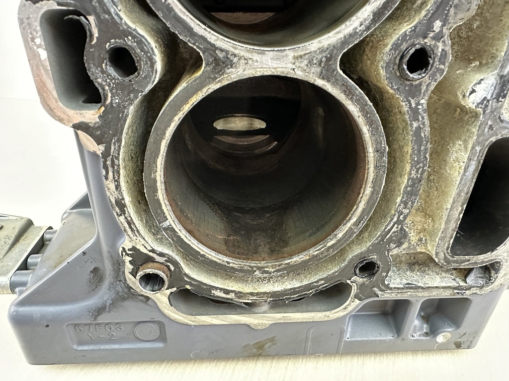 2003 Yamaha 80HP 4 Stroke Outboard Crankcase Assembly 67F-15100-04-00 - Parts / Repair