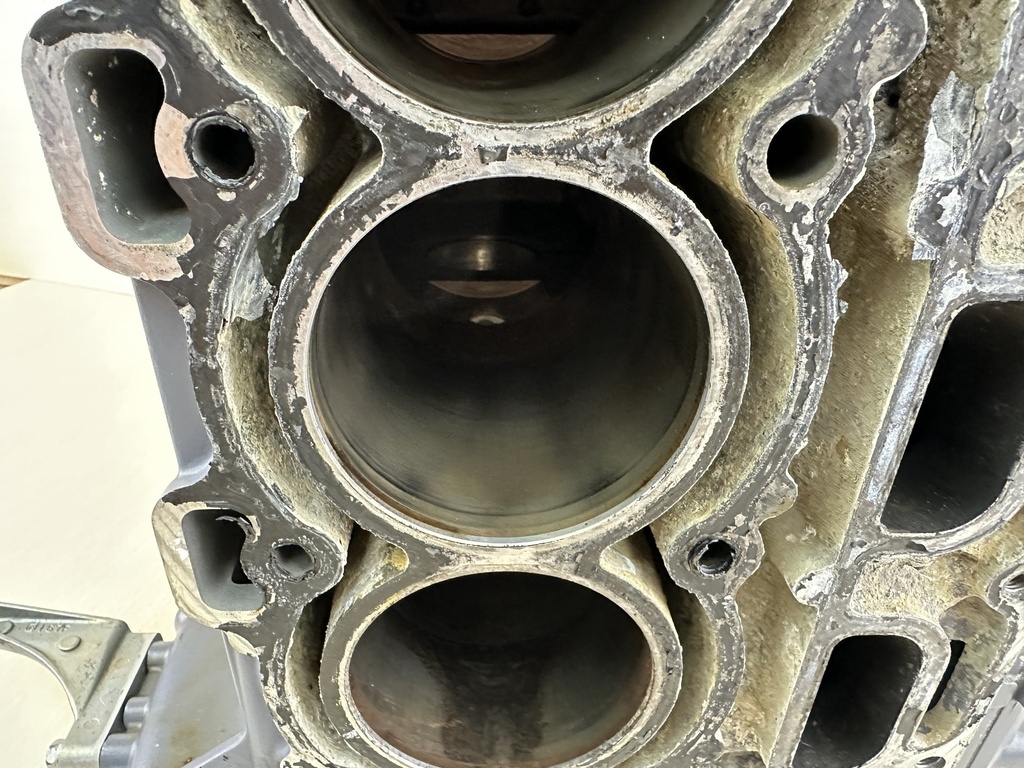 2003 Yamaha 80HP 4 Stroke Outboard Crankcase Assembly 67F-15100-04-00 - Parts / Repair