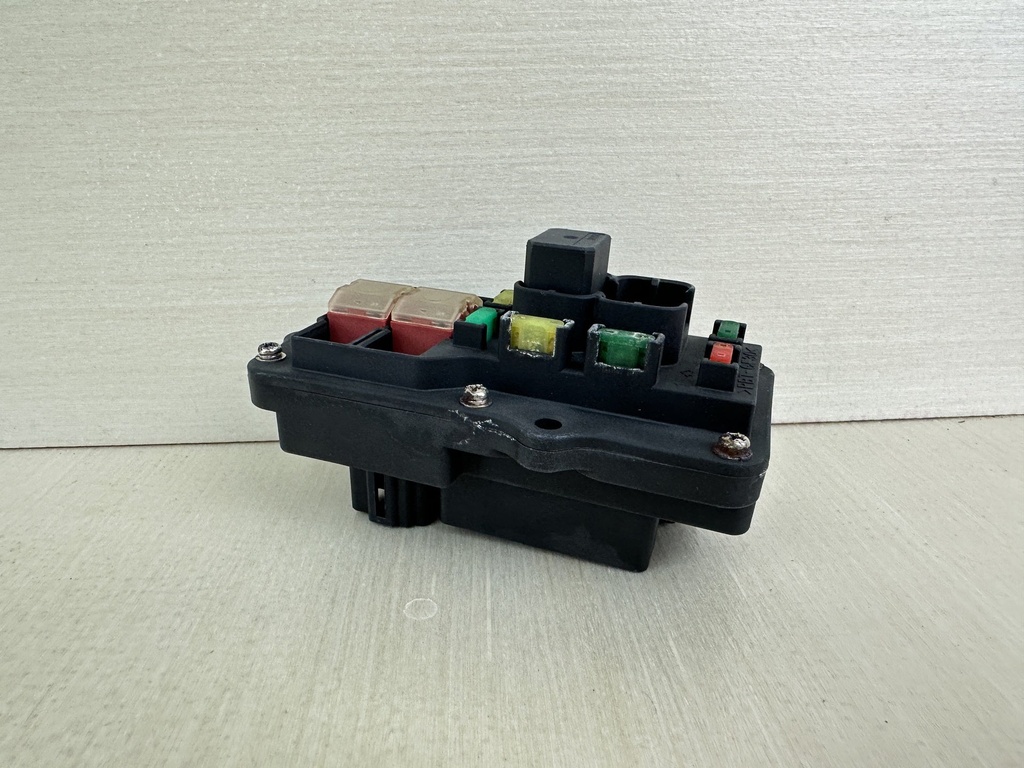 2006 Yamaha 150HP 4 Stroke Outboard Fuse Box Assembly 63P-82170-00-00