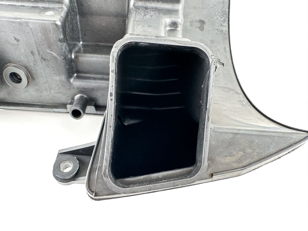 2006 Suzuki 90 HP 4 Stroke Outboard Intake Air Silencer Assembly 13810-90J01 OEM