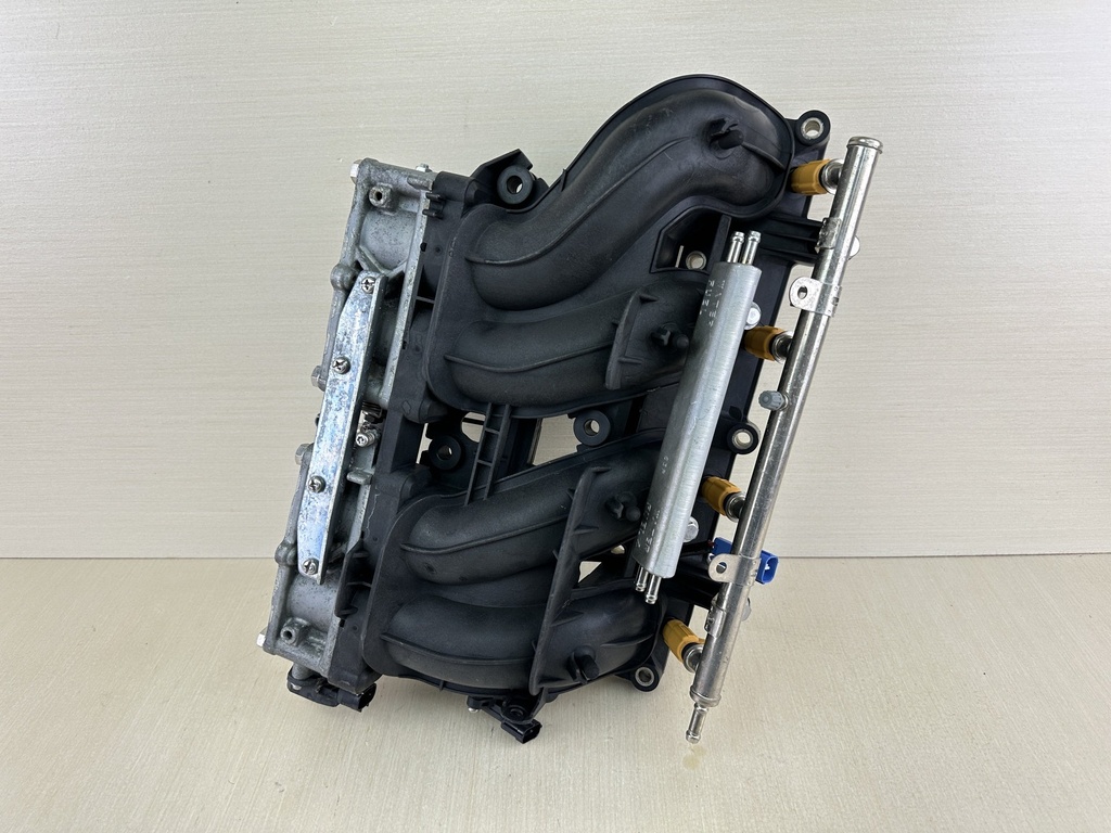 2006 Yamaha 150HP 4 Stroke Outboard Air Intake Manifold Assembly & Throttle Body 63P-14440-00-00